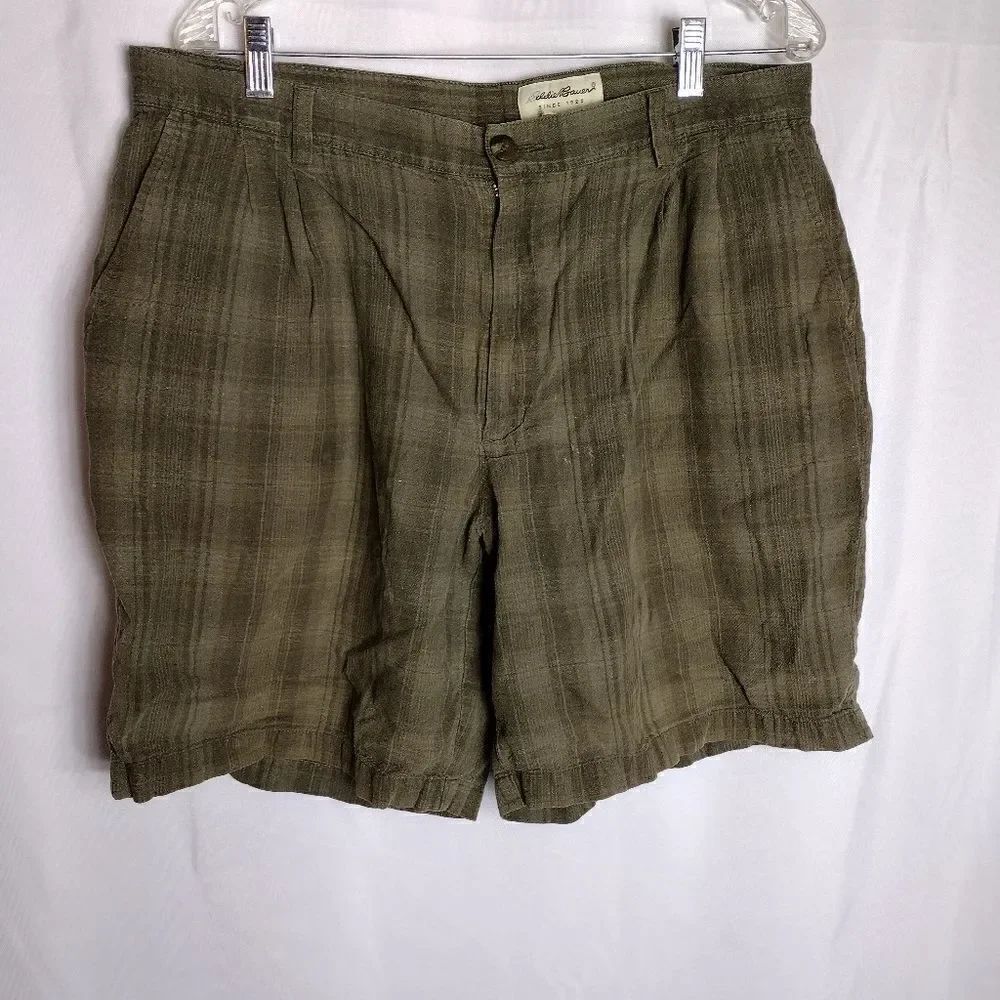 Eddie Bauer pleated shorts